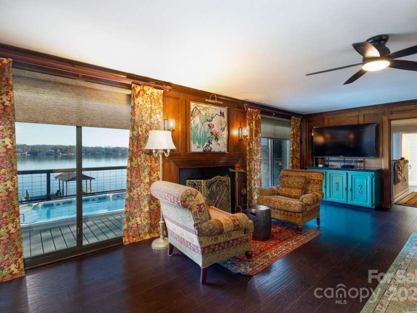 3474 Lake Wylie Drive, Rock Hill, SC 29732.  MLS# CAR4219265, YatesRealty ID 12924. 