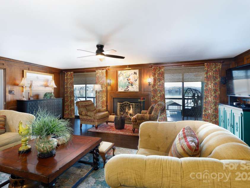 3474 Lake Wylie Drive, Rock Hill, SC 29732.  MLS# CAR4219265, YatesRealty ID 12924. 