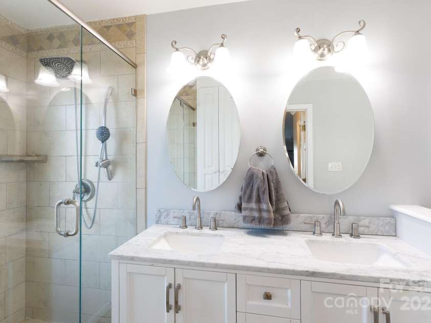 3474 Lake Wylie Drive, Rock Hill, SC 29732.  MLS# CAR4219265, YatesRealty ID 12924. 