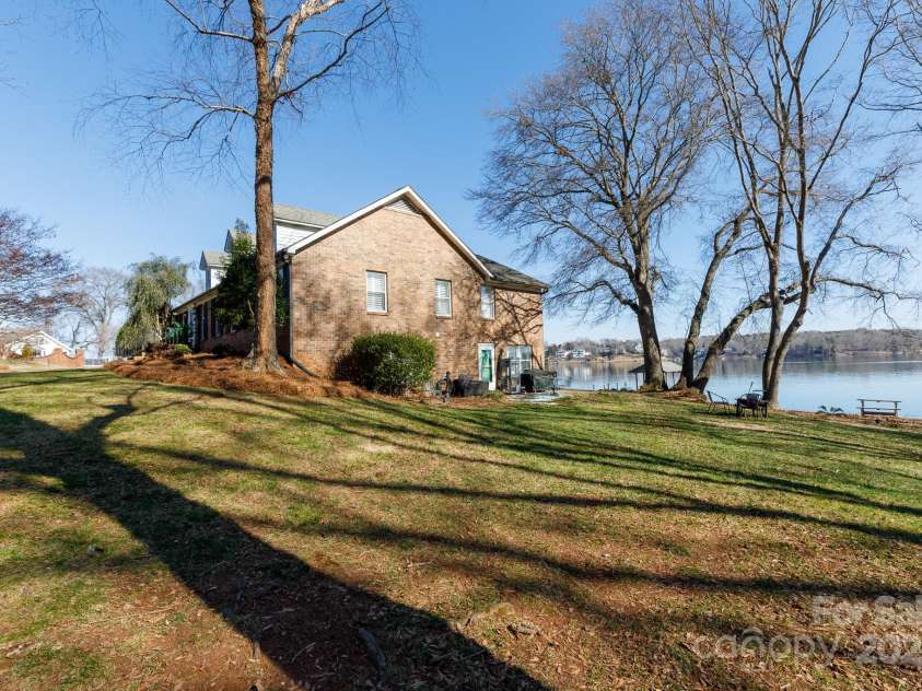 3474 Lake Wylie Drive, Rock Hill, SC 29732.  MLS# CAR4219265, YatesRealty ID 12924. 