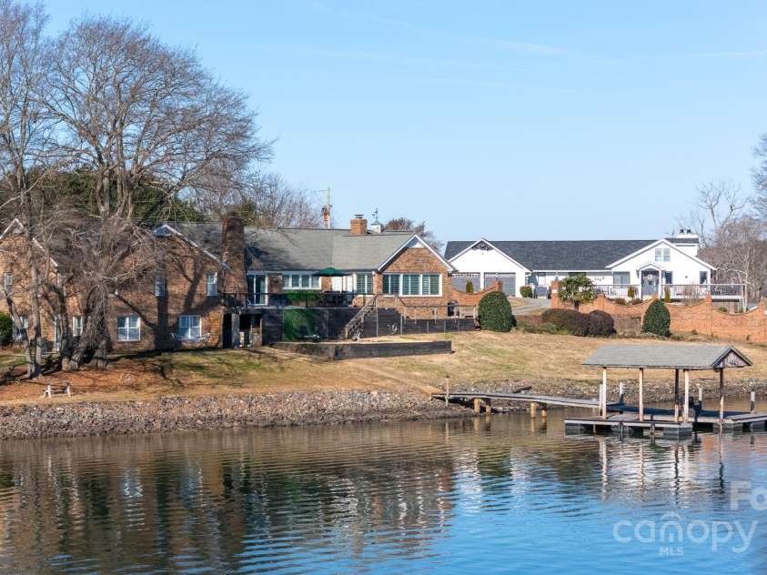 3474 Lake Wylie Drive, Rock Hill, SC 29732.  MLS# CAR4219265, YatesRealty ID 12924. 