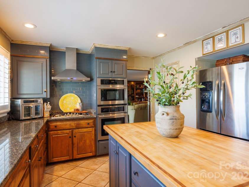 3474 Lake Wylie Drive, Rock Hill, SC 29732.  MLS# CAR4219265, YatesRealty ID 12924. 