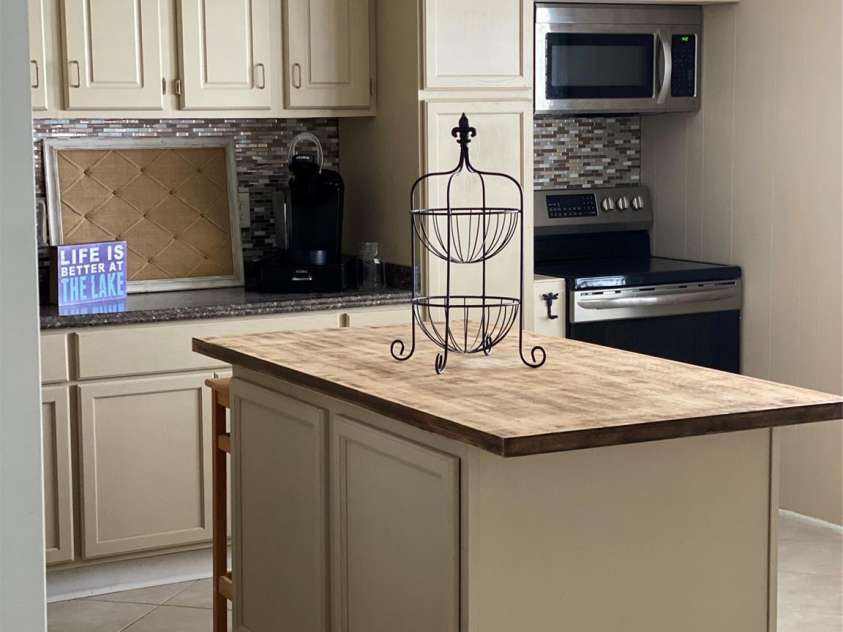 3474 Lake Wylie Drive, Rock Hill, SC 29732.  MLS# CAR4219265, YatesRealty ID 12924. 