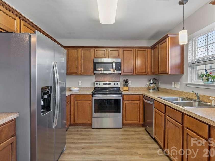 135 Spring Meadows Drive, Lincolnton, NC 28092.  MLS# CAR4351850, YatesRealty ID 12925. 