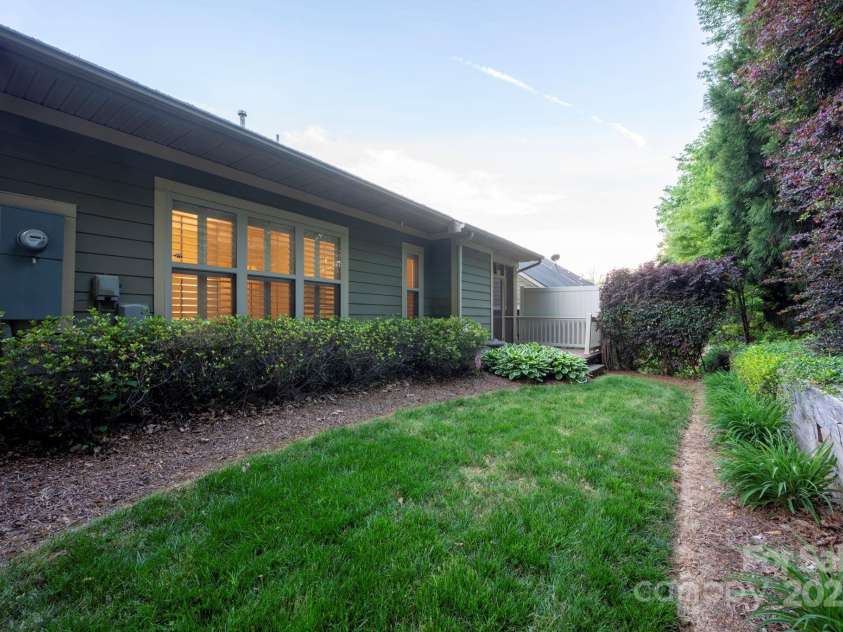 142 Aztec Circle, Mooresville, NC 28117.  MLS# CAR4249928, YatesRealty ID 12926. 