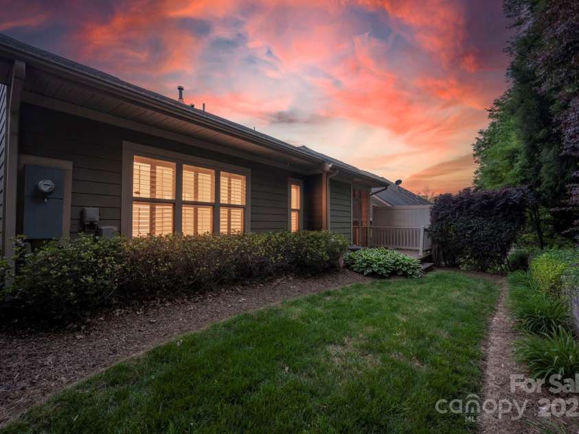 142 Aztec Circle, Mooresville, NC 28117.  MLS# CAR4249928, YatesRealty ID 12926. 