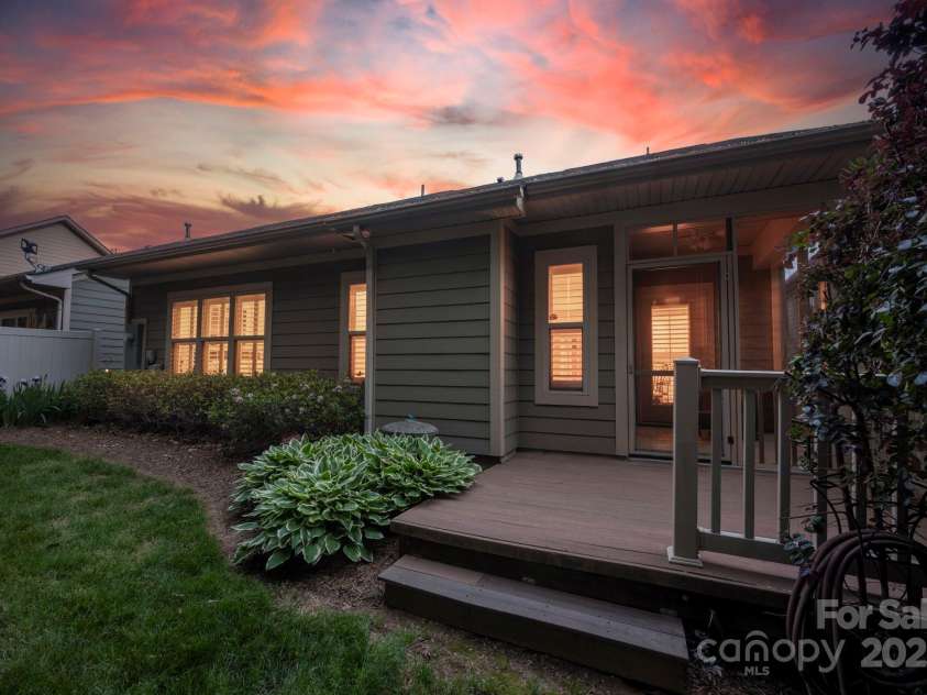 142 Aztec Circle, Mooresville, NC 28117.  MLS# CAR4249928, YatesRealty ID 12926. 