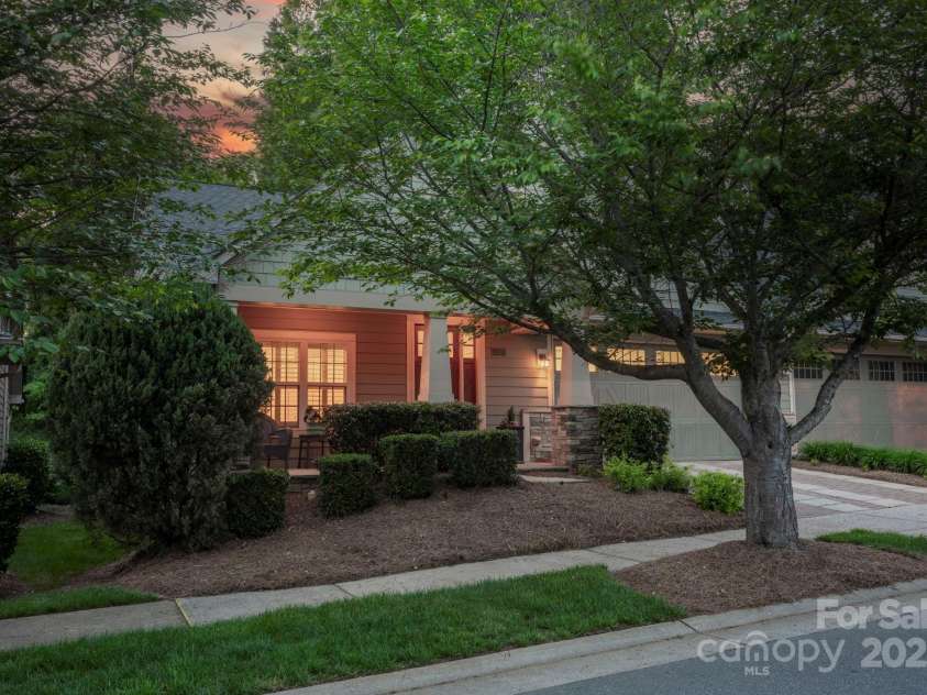 142 Aztec Circle, Mooresville, NC 28117.  MLS# CAR4249928, YatesRealty ID 12926. 