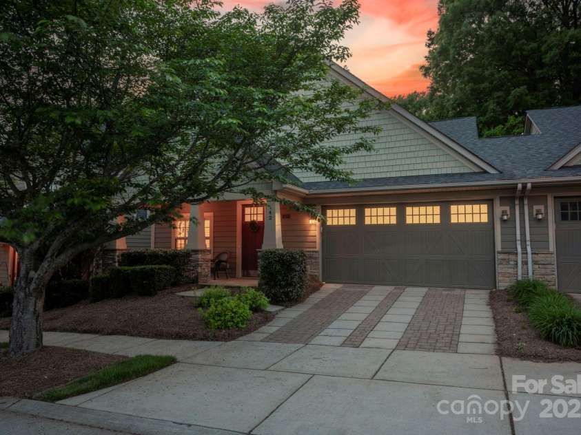 142 Aztec Circle, Mooresville, NC 28117.  MLS# CAR4249928, YatesRealty ID 12926. 