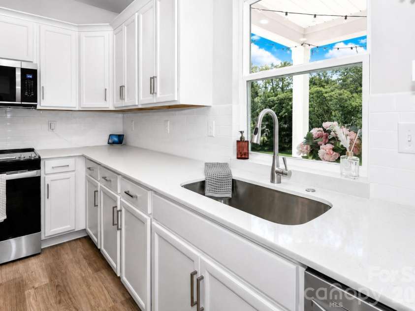 109 Honeycomb Court, Statesville, NC 28625.  MLS# CAR4416910, YatesRealty ID 12927. 