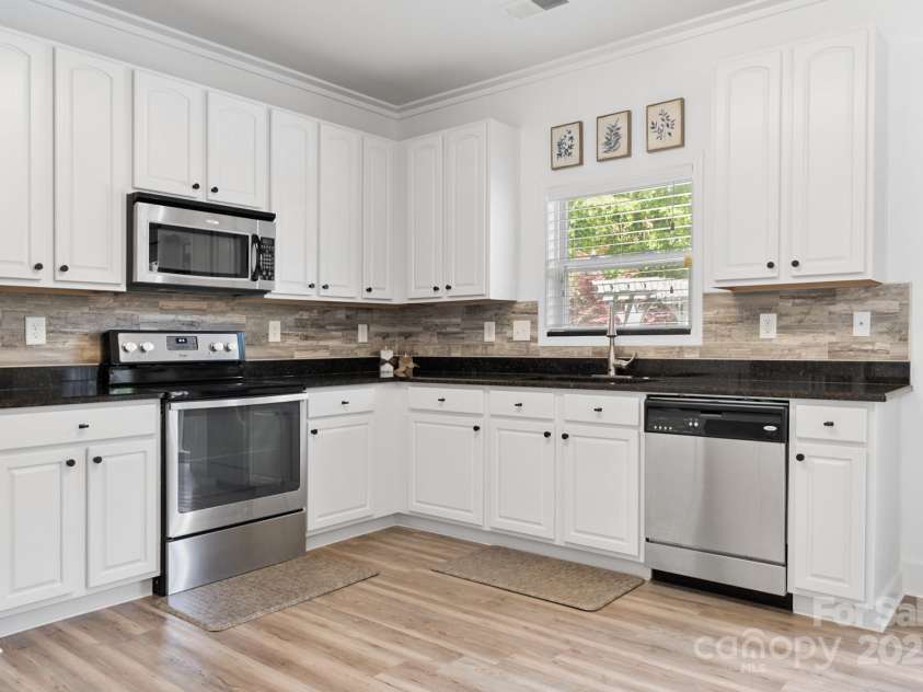320 Allspice Road, Fort Mill, SC 29708.  MLS# CAR4238364, YatesRealty ID 12927. 