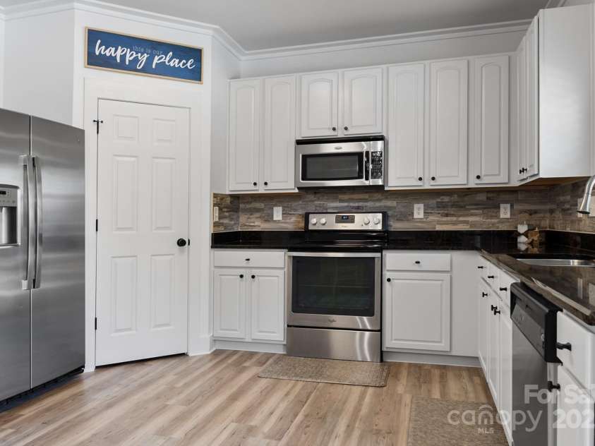 320 Allspice Road, Fort Mill, SC 29708.  MLS# CAR4238364, YatesRealty ID 12927. 