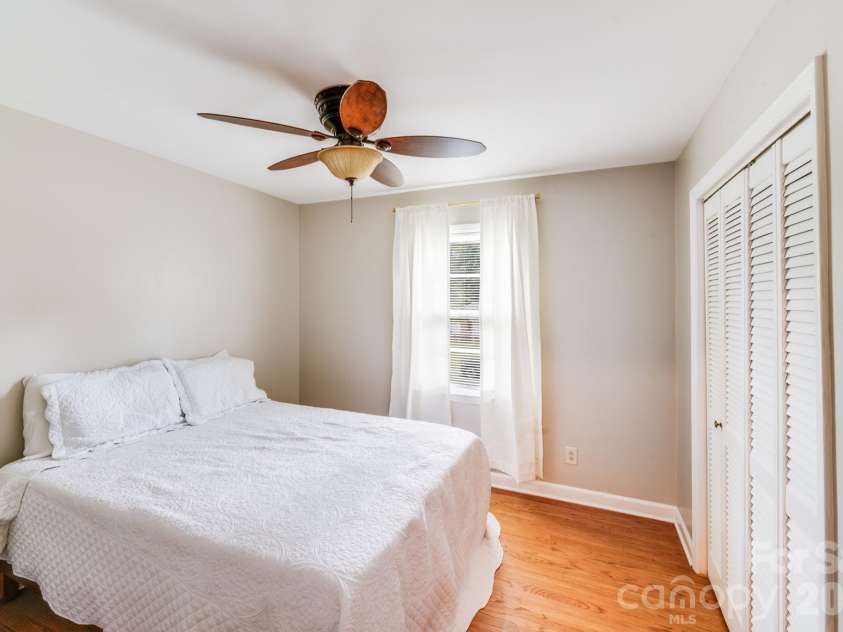 3518 Donovan Place, Charlotte, NC 28215.  MLS# CAR4355724, YatesRealty ID 12928. 
