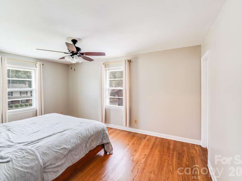 3518 Donovan Place, Charlotte, NC 28215.  MLS# CAR4355724, YatesRealty ID 12928. 