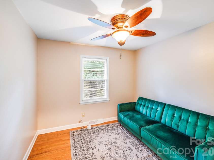 3518 Donovan Place, Charlotte, NC 28215.  MLS# CAR4355724, YatesRealty ID 12928. 