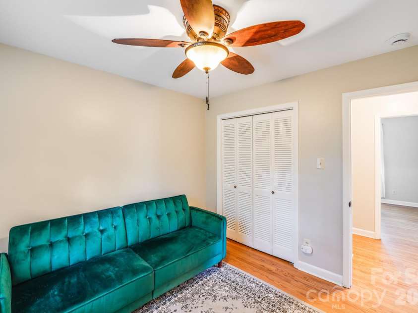 3518 Donovan Place, Charlotte, NC 28215.  MLS# CAR4355724, YatesRealty ID 12928. 
