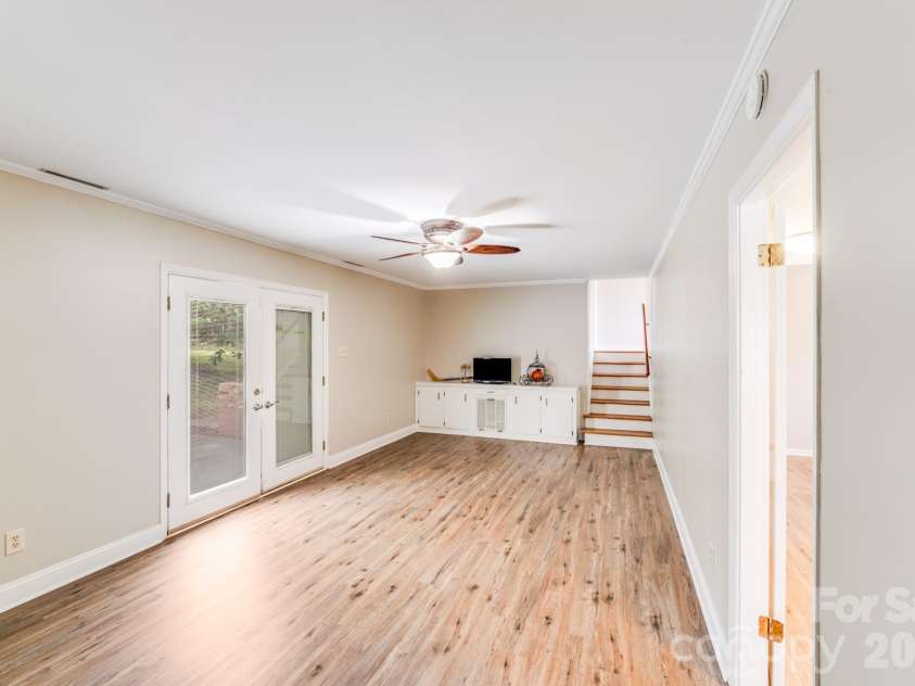 3518 Donovan Place, Charlotte, NC 28215.  MLS# CAR4355724, YatesRealty ID 12928. 