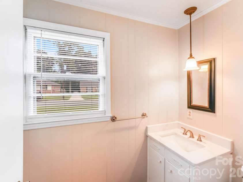 3518 Donovan Place, Charlotte, NC 28215.  MLS# CAR4355724, YatesRealty ID 12928. 