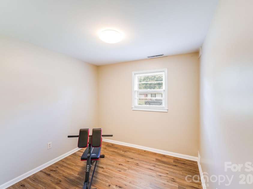 3518 Donovan Place, Charlotte, NC 28215.  MLS# CAR4355724, YatesRealty ID 12928. 
