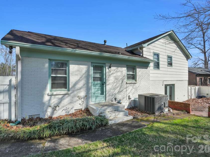 3518 Donovan Place, Charlotte, NC 28215.  MLS# CAR4355724, YatesRealty ID 12928. 