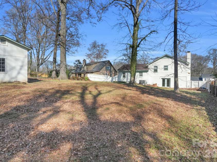 3518 Donovan Place, Charlotte, NC 28215.  MLS# CAR4355724, YatesRealty ID 12928. 