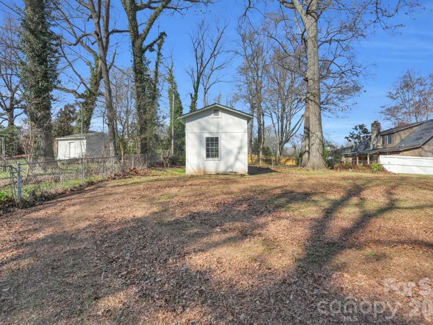 3518 Donovan Place, Charlotte, NC 28215.  MLS# CAR4355724, YatesRealty ID 12928. 