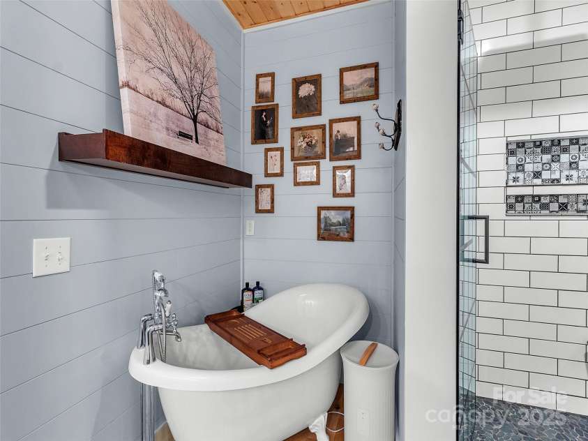 66 Hoosier Court, Lake Junaluska, NC 28745.  MLS# CAR4200761, YatesRealty ID 12928. Primary Full Bath