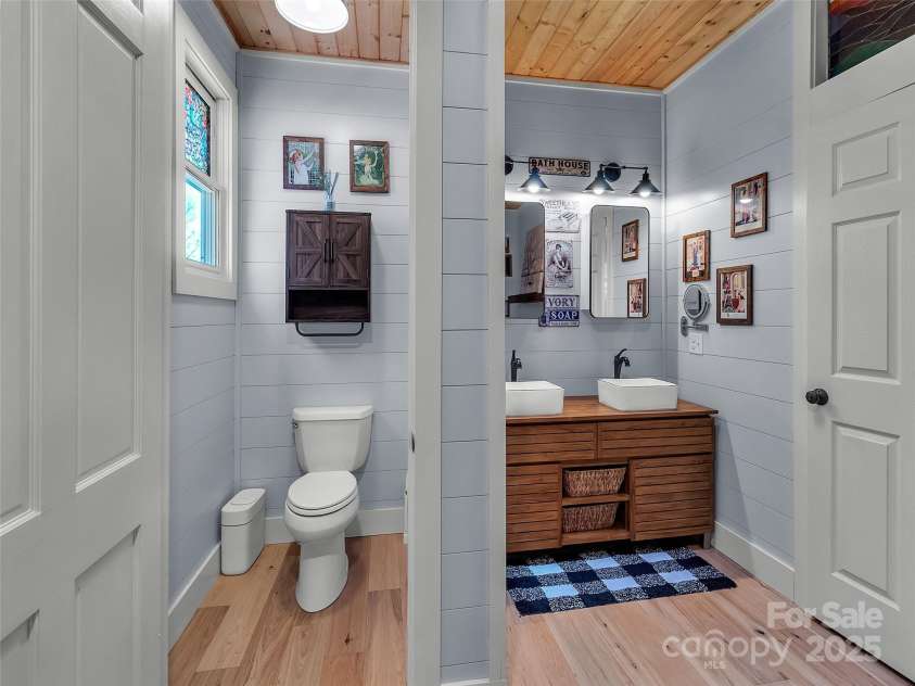 66 Hoosier Court, Lake Junaluska, NC 28745.  MLS# CAR4200761, YatesRealty ID 12928. Primary Full Bath