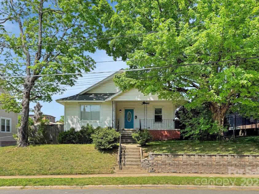 209 Ransom Street, Gastonia, NC 28052.  MLS# CAR4251083, YatesRealty ID 12929. 