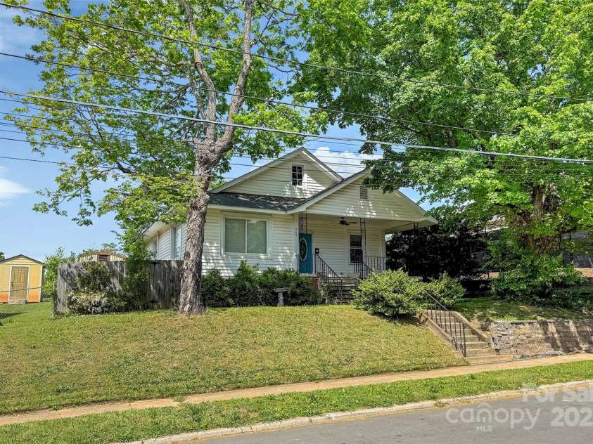 209 Ransom Street, Gastonia, NC 28052.  MLS# CAR4251083, YatesRealty ID 12929. 