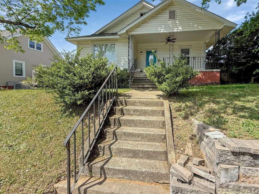 209 Ransom Street, Gastonia, NC 28052.  MLS# CAR4251083, YatesRealty ID 12929. 
