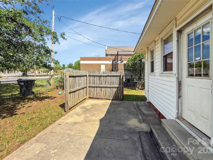 209 Ransom Street, Gastonia, NC 28052.  MLS# CAR4251083, YatesRealty ID 12929. 