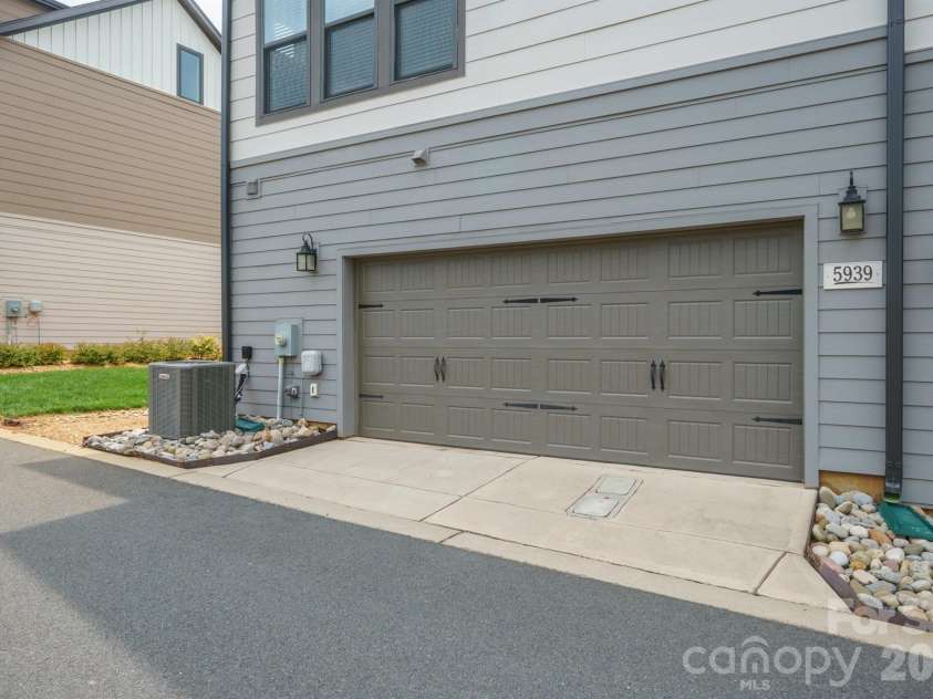 5939 Ardrey Kell Road, Charlotte, NC 28277.  MLS# CAR4352404, YatesRealty ID 12929. 