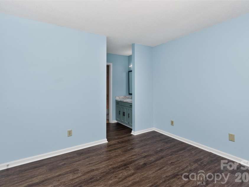 7302 Winery Lane, Charlotte, NC 28227.  MLS# CAR4356645, YatesRealty ID 12930. 