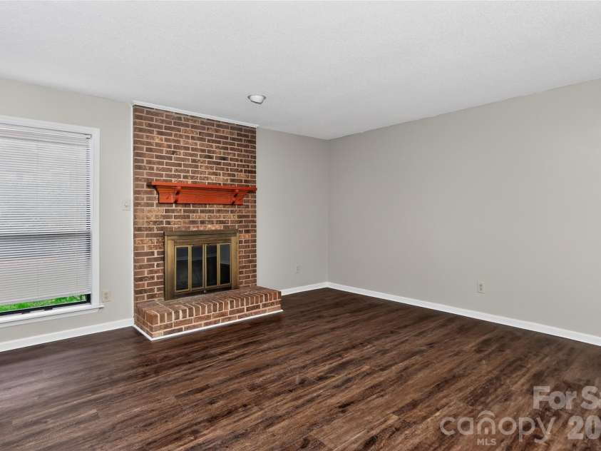 7302 Winery Lane, Charlotte, NC 28227.  MLS# CAR4356645, YatesRealty ID 12930. 