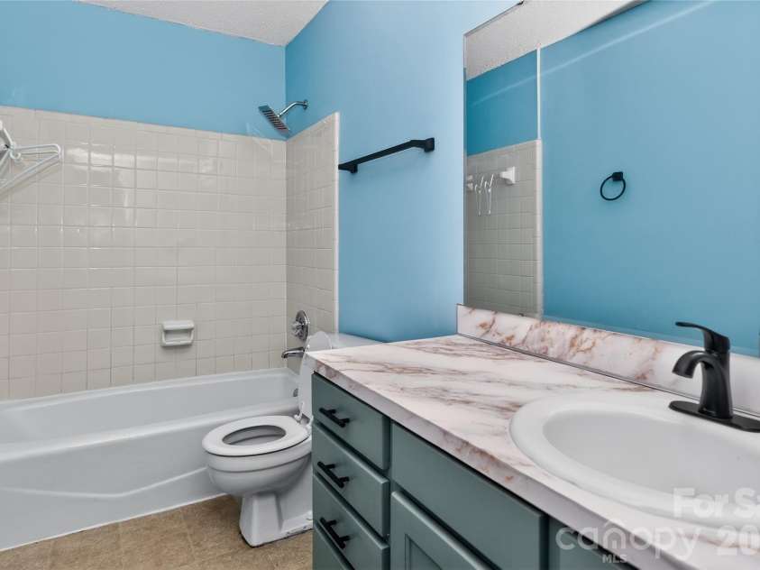 7302 Winery Lane, Charlotte, NC 28227.  MLS# CAR4356645, YatesRealty ID 12930. 