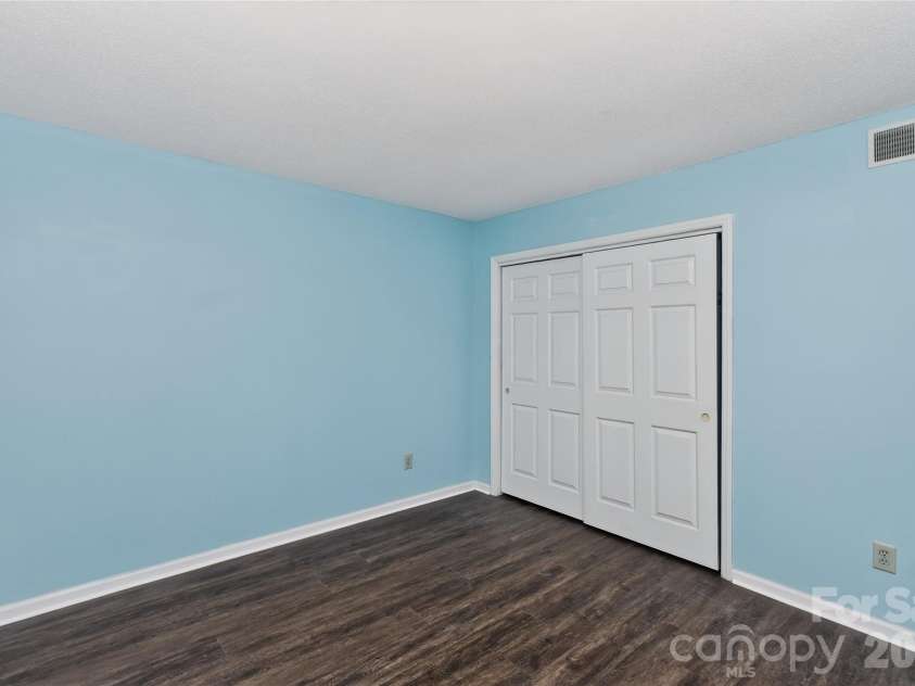 7302 Winery Lane, Charlotte, NC 28227.  MLS# CAR4356645, YatesRealty ID 12930. 