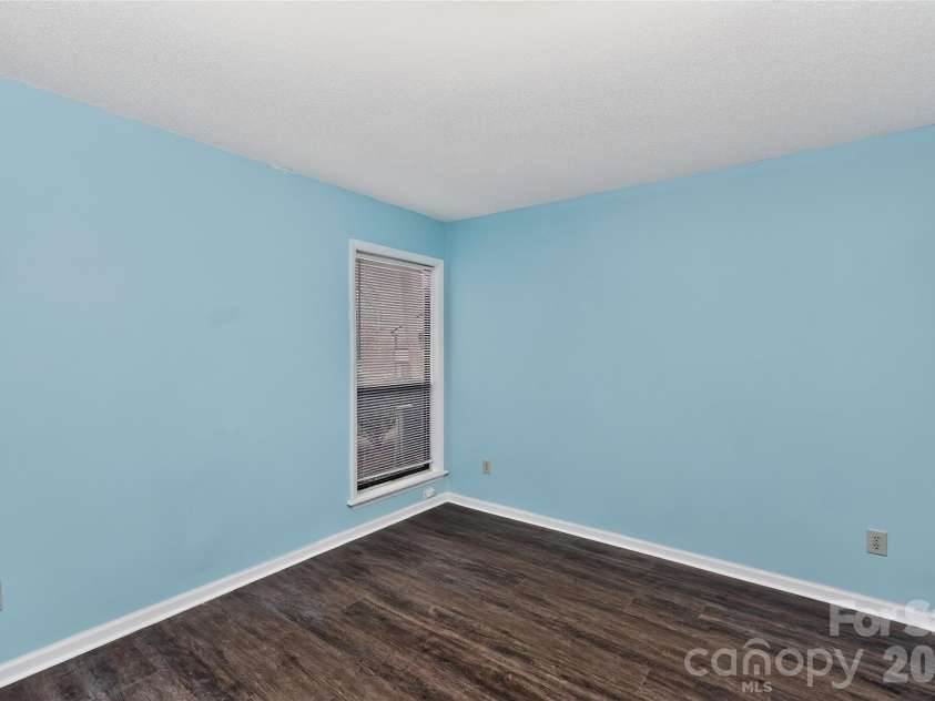 7302 Winery Lane, Charlotte, NC 28227.  MLS# CAR4356645, YatesRealty ID 12930. 