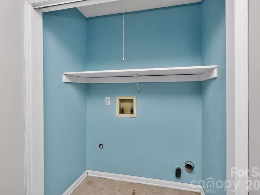 7302 Winery Lane, Charlotte, NC 28227.  MLS# CAR4356645, YatesRealty ID 12930. 