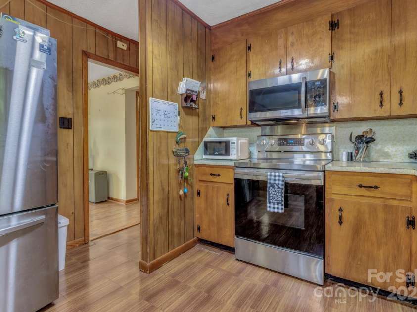 676 Arrowhead Trail, Marion, NC 28752.  MLS# CAR4252905, YatesRealty ID 12932. 