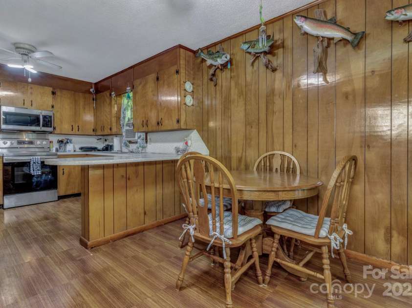 676 Arrowhead Trail, Marion, NC 28752.  MLS# CAR4252905, YatesRealty ID 12932. 