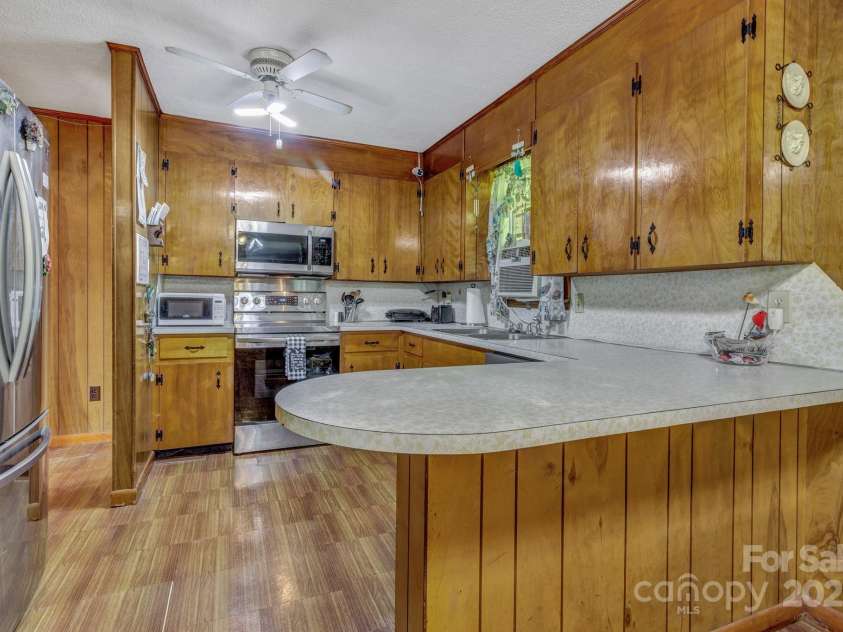 676 Arrowhead Trail, Marion, NC 28752.  MLS# CAR4252905, YatesRealty ID 12932. 