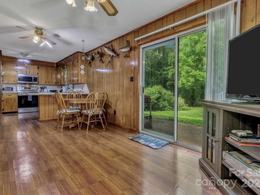 676 Arrowhead Trail, Marion, NC 28752.  MLS# CAR4252905, YatesRealty ID 12932. 