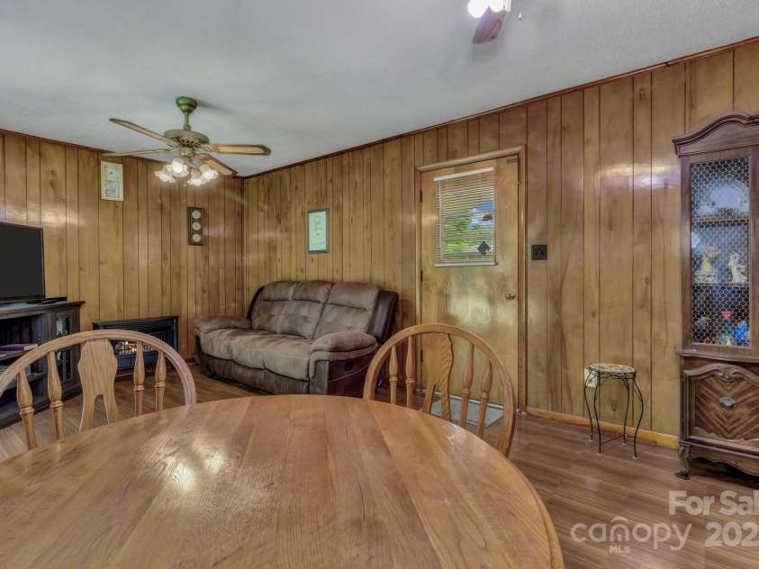 676 Arrowhead Trail, Marion, NC 28752.  MLS# CAR4252905, YatesRealty ID 12932. 