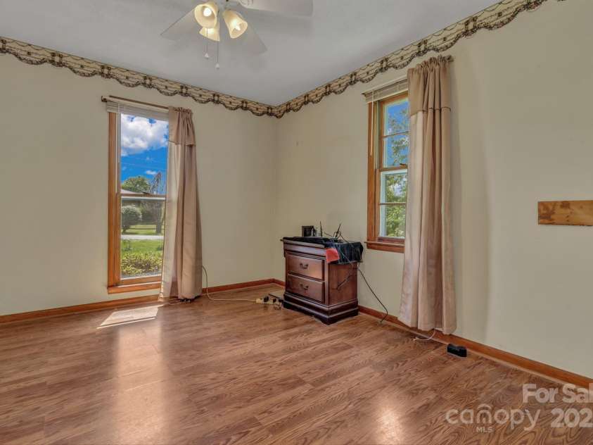 676 Arrowhead Trail, Marion, NC 28752.  MLS# CAR4252905, YatesRealty ID 12932. 