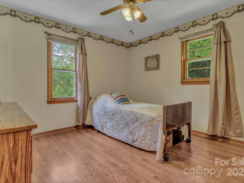 676 Arrowhead Trail, Marion, NC 28752.  MLS# CAR4252905, YatesRealty ID 12932. 