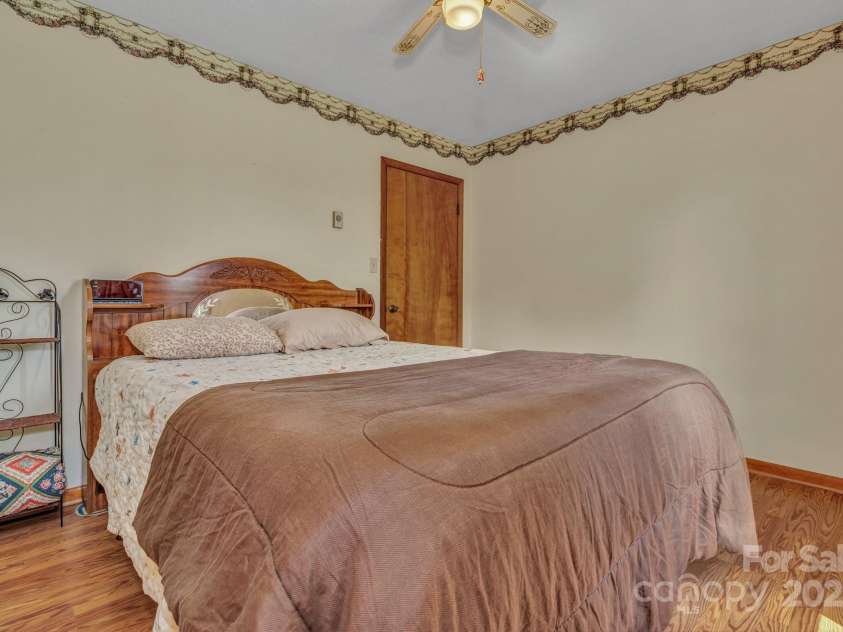 676 Arrowhead Trail, Marion, NC 28752.  MLS# CAR4252905, YatesRealty ID 12932. 