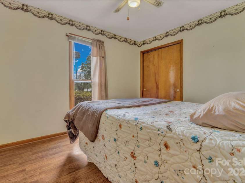 676 Arrowhead Trail, Marion, NC 28752.  MLS# CAR4252905, YatesRealty ID 12932. 