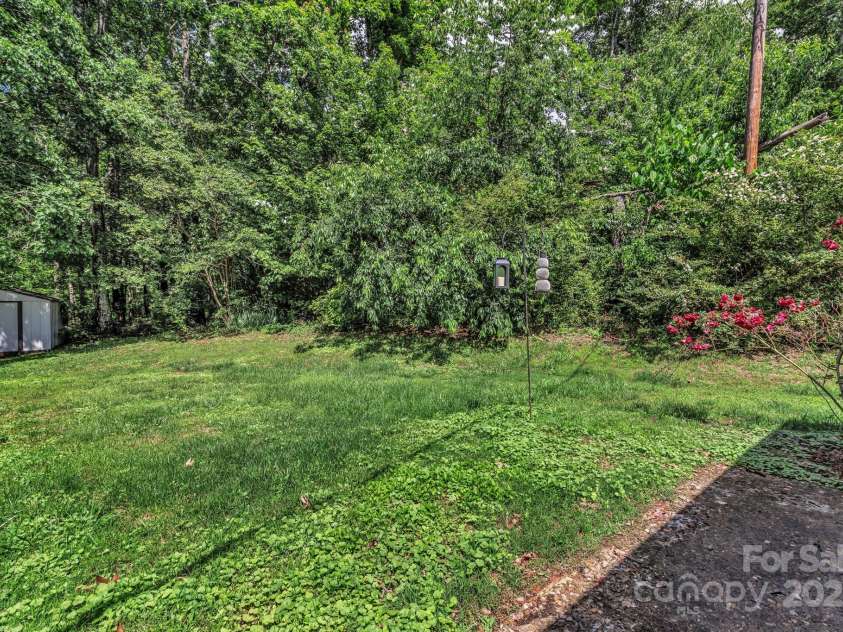 676 Arrowhead Trail, Marion, NC 28752.  MLS# CAR4252905, YatesRealty ID 12932. 