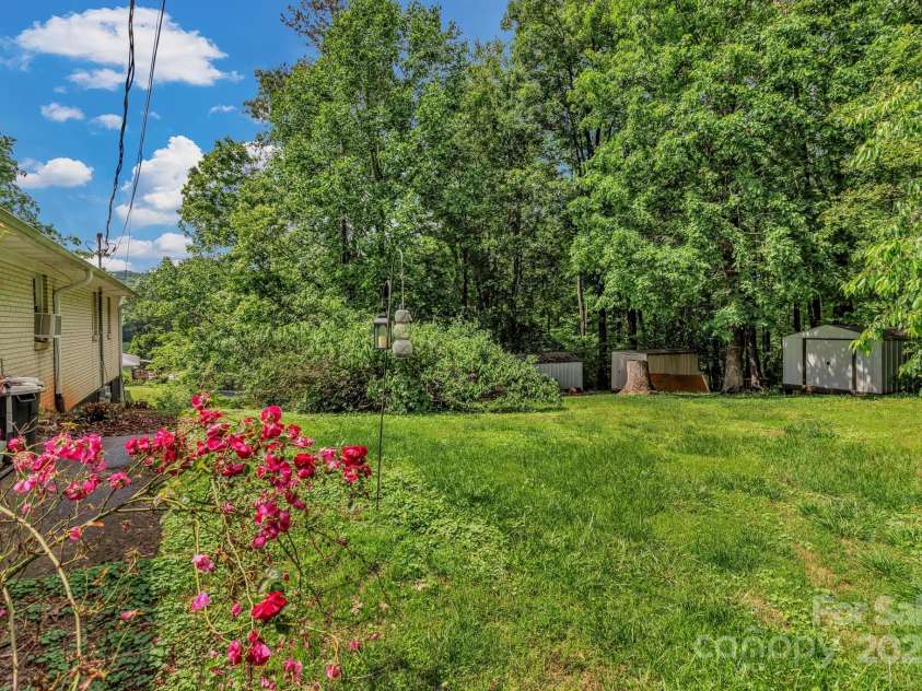 676 Arrowhead Trail, Marion, NC 28752.  MLS# CAR4252905, YatesRealty ID 12932. 